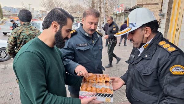 قدردانی مردم از مدافعان امنیت در روز پدر