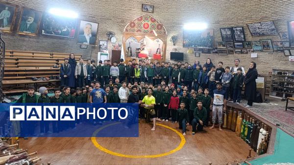 دهه فجر با طعم پهلوانی؛ دانش‌آموزان یزدی ورزش باستانی را تجربه کردند