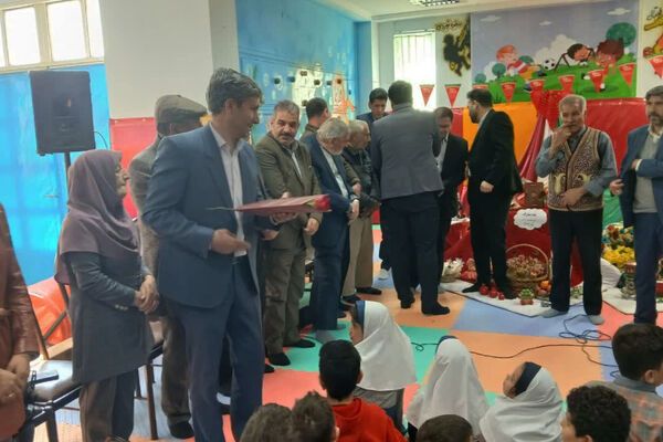 تجلیل از دانش‌آموزان با نیازهای ویژه دبستان بهار آزادی شهرستان آباده