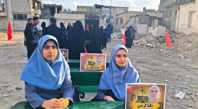 گرامیداشت شهدای دانش‌آموز در کرمانشاه