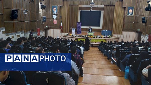 چهل‌و سومین دوره مسابقات قرآن در بخش پسران در کانون شهید فهمیده کرج 