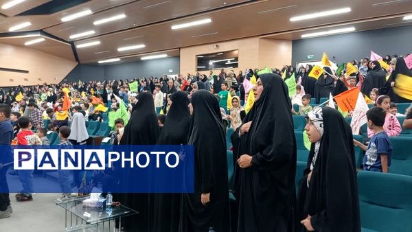 پایان شیرین دوره‌های آموزشی «غنچه‌های نور» با حضور چهره محبوب کودک و نوجوان در کاشان
