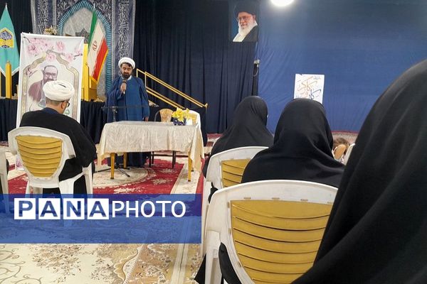 گردهمایی فعالان فرهنگی به‌مناسبت گرامیداشت مقام معلم در ناحیه دو بهارستان 