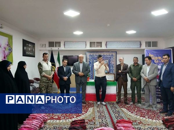 آغاز سال تحصیلی با اهدا کیف و لوازم تحریر به دانش‌آموزان تحت حمایت کمیته امداد در خلیل آباد