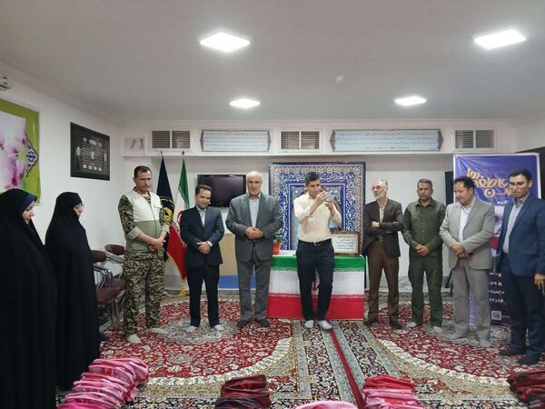 آغاز سال تحصیلی با اهدا کیف و لوازم تحریر به دانش‌آموزان تحت حمایت کمیته امداد در خلیل آباد