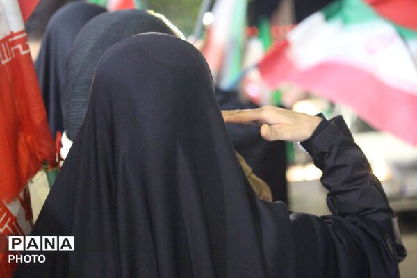 خیابان‌ها بیدارند، ملت در کنار وطن