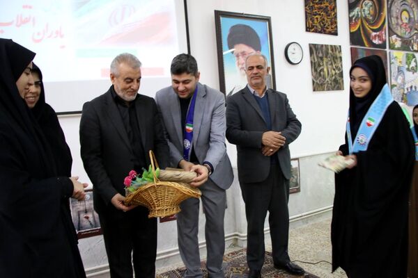 همایش «یاوران انقلاب» پیشتازان هنرستان شهریار تبریز