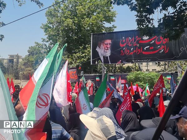 قاب هایی از لحظات وداع با آقای شهید