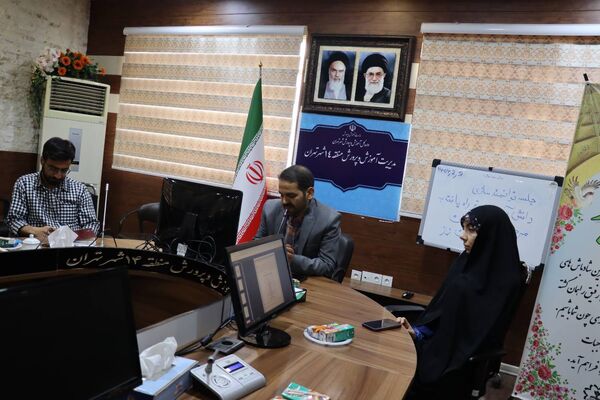 جلسه توانمندسازی دانش‌آموزان برتر در مسابقات قرآن و عترت