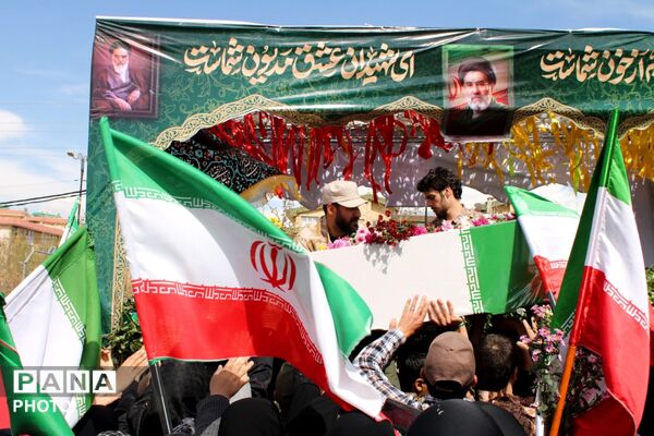 تشییع پیکر خانوداه شهید دکتر حسین طاهری در پردیس