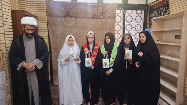 برگزاری اعتکاف با حضور دانش آموزان دبستان فاطمه الزهرا(س) باخرز