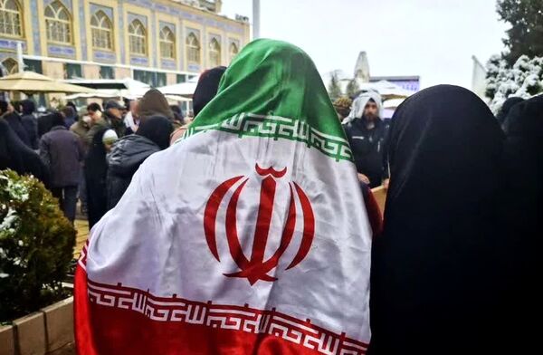 روز برفی گلزار شهدای کرمان 