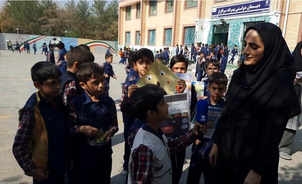 بمناسبت روز جهانی کودک برپایی جشنواره صبحانه سالم در دبستان پسرانه سرافراز ناحیه۷ مشهد