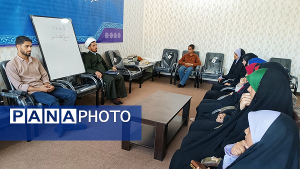 گعده میز هنر ( محله باهنر) شهرستان مارگون با محوریت کلاس‌های آموزشی، تربیتی و عرفانی