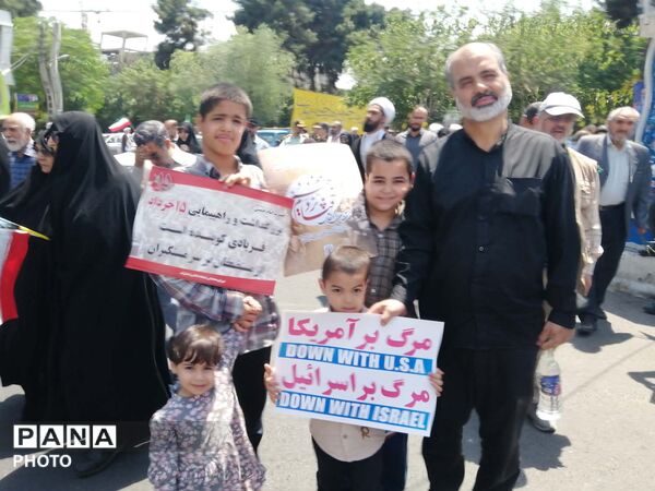 جلوه‌هایی از راهپیمایی 15 خرداد در قم