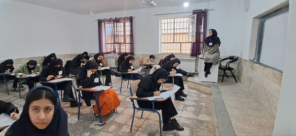 اولین مرحله آزمون های پایش هماهنگ استانی در دبیرستان دخترانه فاطمیه 