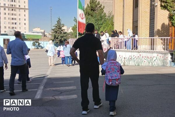 جشن شکوفه‌ها و آغاز شیرین کلاس اولی‌ها در دبستان دخترانه امین