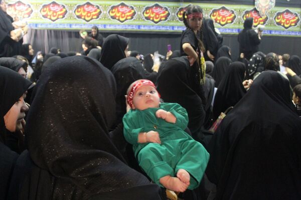 همایش شیرخوارگا‌ن حسینی در شهرستان فردیس 