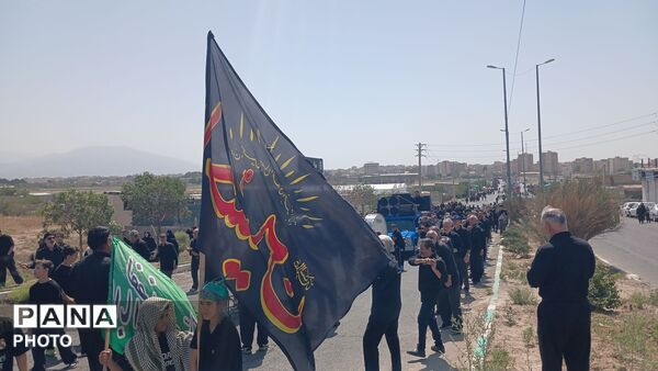 مراسم سوگواری عزاداران محله رسالت محمدشهر کرج در روز عاشورا 