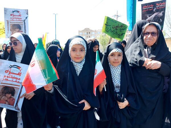 راهپیمایی روز قدس با حضور مدیرکل آموزش و پرورش شهرستان‌های تهران در کهریزک 