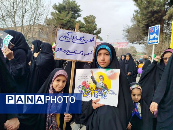 راهپیمایی 22 بهمن با حضور گسترده ای از مردم در شهرستان نیشابور