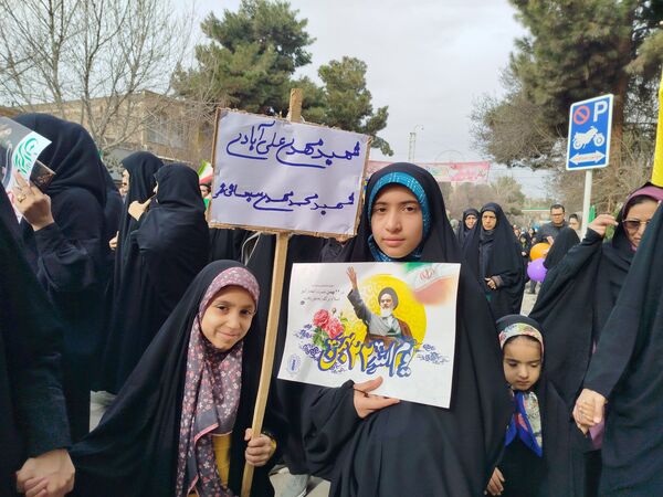 راهپیمایی 22 بهمن با حضور گسترده ای از مردم در شهرستان نیشابور