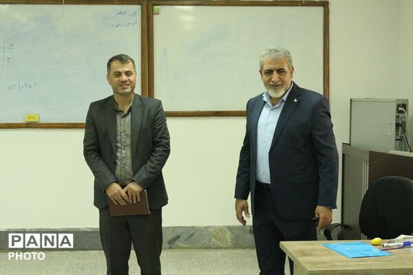 بازدید مدیر آموزش‌وپرورش فیروزکوه از مدرسه سما