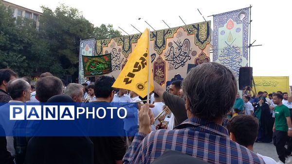 حال و هوای گذر فرهنگی چهارباغ در روز عید غدیر