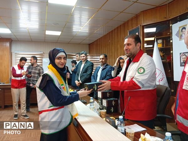 گرامیداشت روز جهانی صلیب سرخ و هلال‌احمر با حضور تشکل‌های دانش‌آموزی در آذربایجان شرقی