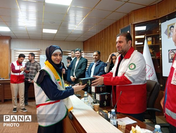 گرامیداشت روز جهانی صلیب سرخ و هلال‌احمر با حضور تشکل‌های دانش‌آموزی در آذربایجان شرقی