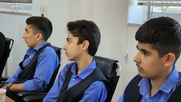 شما دانش آموزان آینده‌سازان این سرزمینید