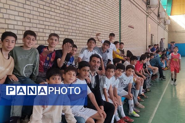 برگزاری مسابقات فوتسال دانش‌آموزان پسر منطقه کهریزک