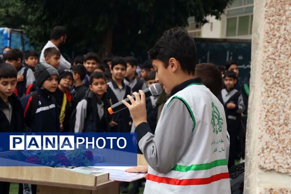 صبحگاه دانش در دبستان خیراندیشان گرگان