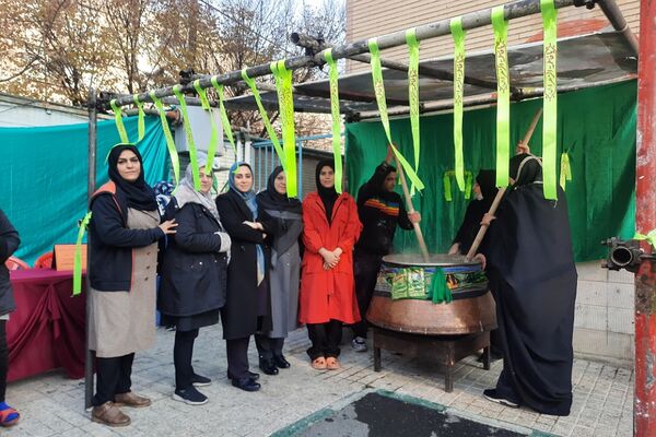 مراسم پخت سمنو در مدرسه حضرت ولیعصر(عج) ناحیه یک شهرری