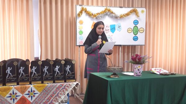 آیین تجلیل از ورودی‌های جدید دبیرستان فرزانگان قائمشهر