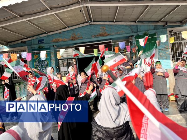جشن با شکوه دهه فجر در دبستان صدف