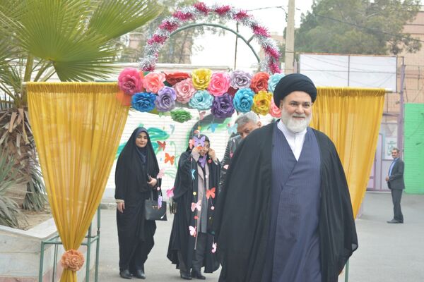 حضور خادمان رضوی در مدرسه قدر بهارستان‌دو