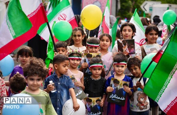 میدان مادر تهران، رنگین‌کمان شادی و مهربانی برای مادران و کودکان