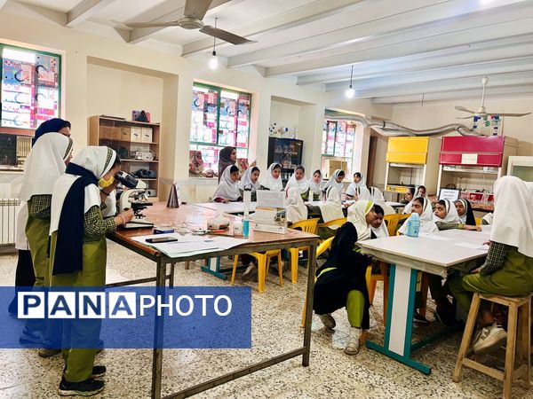 بازدید دانش‌آموزان حضرت معصومه(س) شاهد از پژوهش‌سرای رازی