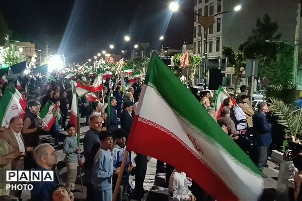 قیامدشت در قاب نور و باران؛ روایت تصویری از حال و هوای وصف ناپذیر این شب های شهر قیامدشت