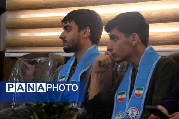 دیدار دانش‌آموزان پسر پیشتاز با مدیر سازمان دانش‌آموزی خراسان رضوی