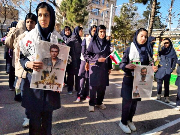 زنگ انقلاب در دبیرستان کوثر فرهنگیان