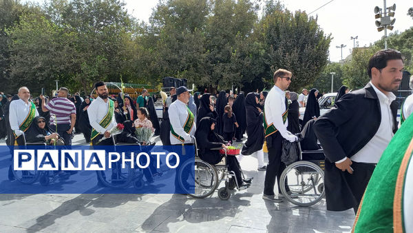 عشق و ارادت زائران حضرت معصومه(س) در قالب کاروان نمادین ورود ایشان به قم