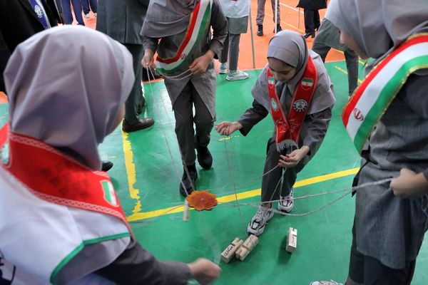 بهارستان دو صحنه همفکری، همدلی و همکاری پیشتازان در همایش یاوران انقلاب