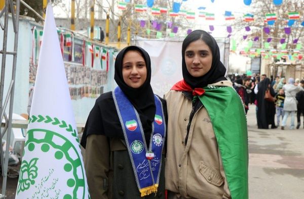 پیشتازان؛ راویان امروزِ انقلاب