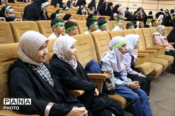 جلوه‌های معرفت در غرفه‌های رضوی