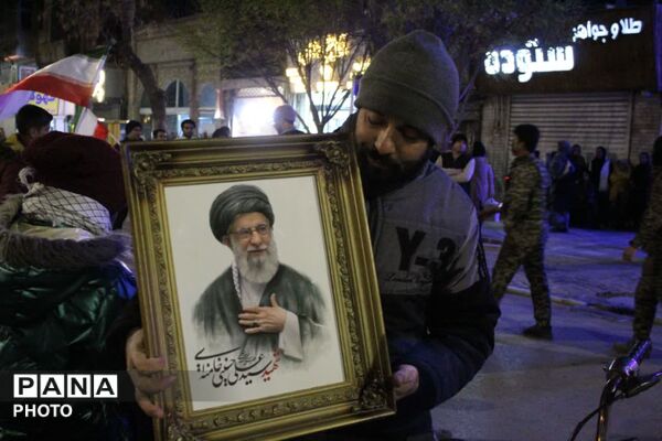 احیا در اولین شب قدر و هشتمین شب مراسم شهادت قائد امت آیت الله خامنه ای 