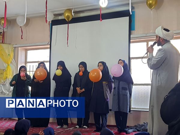 روز شاد و خاطره‌انگیز دانش‌آموزان در دبیرستان شاهد تکتم