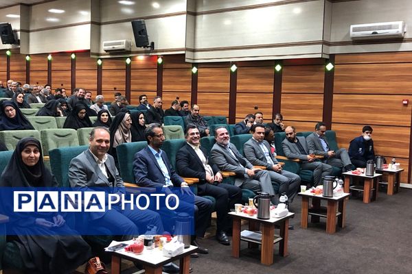 برگزاری جلسه مدیران با حضور فعال مسئولان آموزش و پرورش و اداره کل شهرستانهای تهران در ناحیه دو شهرری