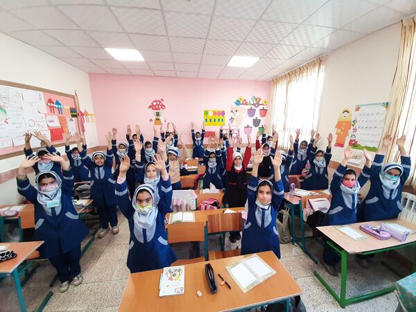 مراسم صبحگاه  دبستان زنده یاد امینی پور 